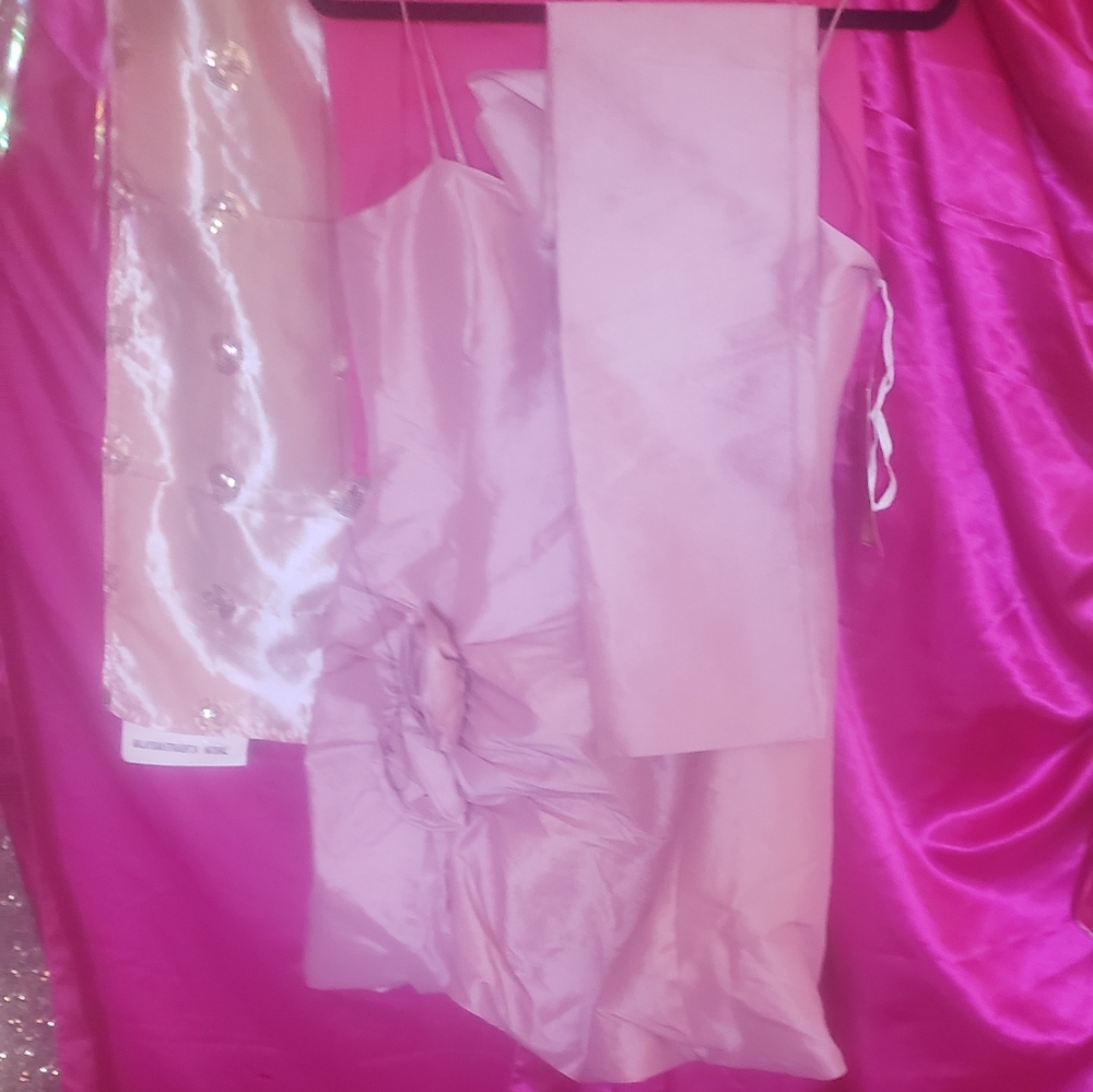 Dress - Picture 10 of 10